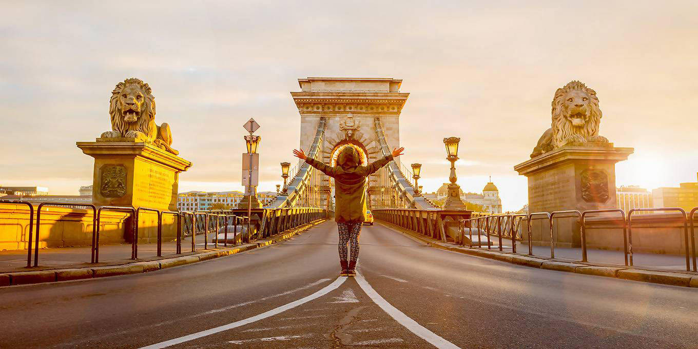 chain bridge Budapest